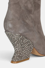 BOTA TACÓN ESCULTURAL GREY CALA