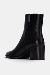 BOTIN LISO NEGRO NICOLE