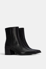 BOTIN LISO NEGRO NICOLE