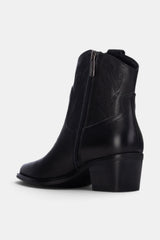 BOTIN BORDADO MARRON NOA